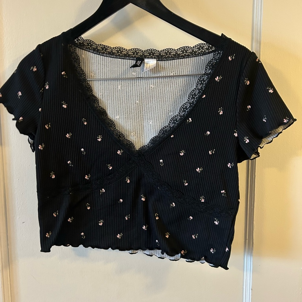 H&M Black Floral Lace Trim Crop Top